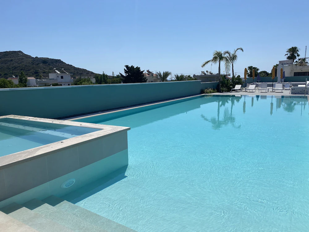 Mazoren Art Hotel