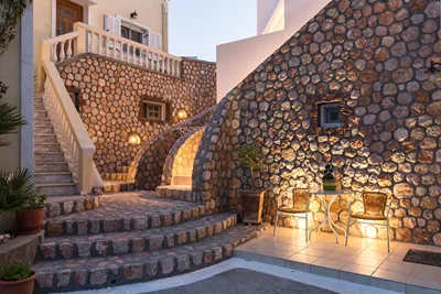 Pithos Apartments