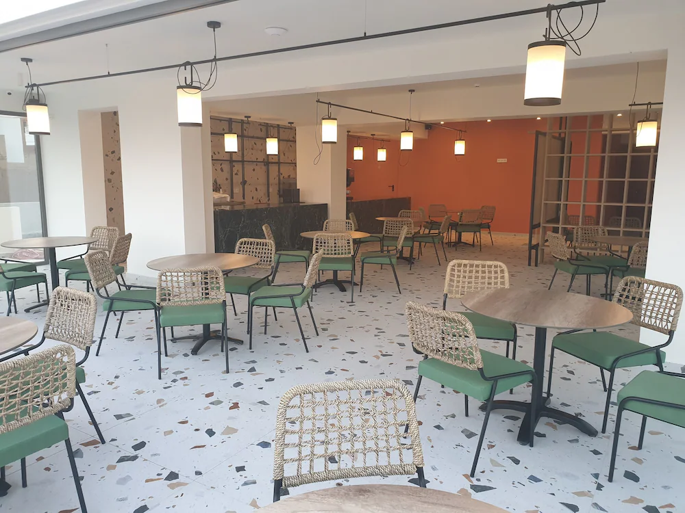 Mazoren Art Hotel