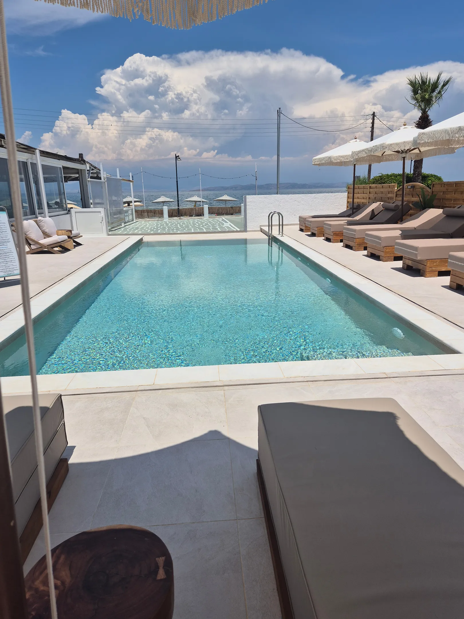 Laza Beach Inn Agistri