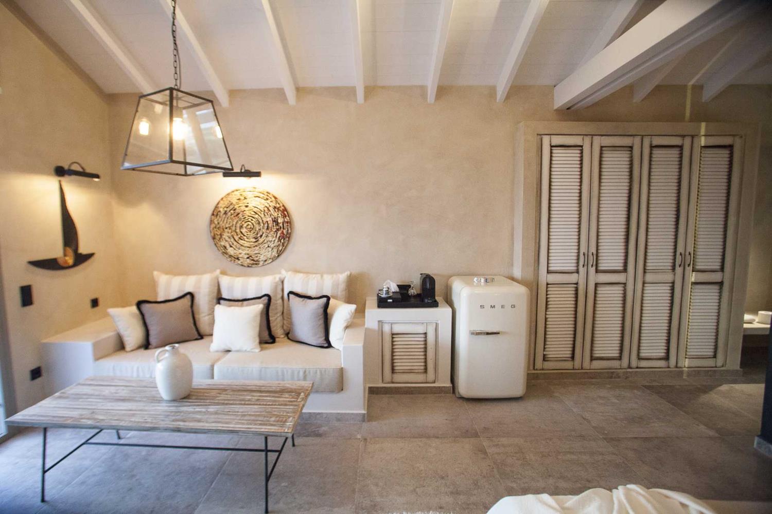 Evilion and Stilvi Hotels