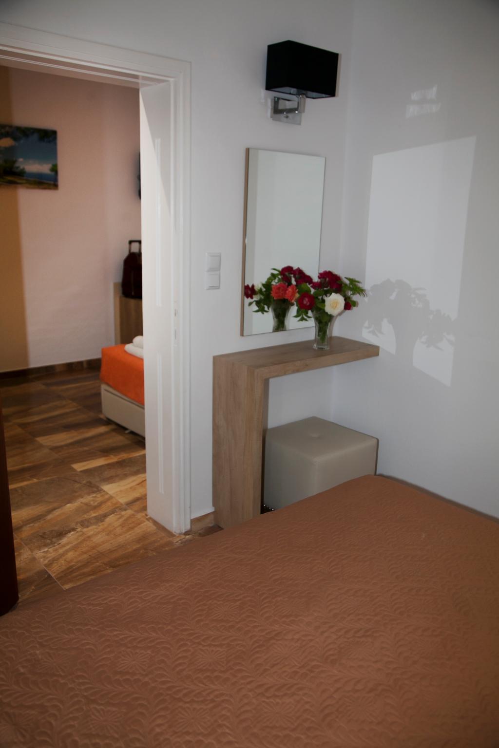 Zeus Hotel