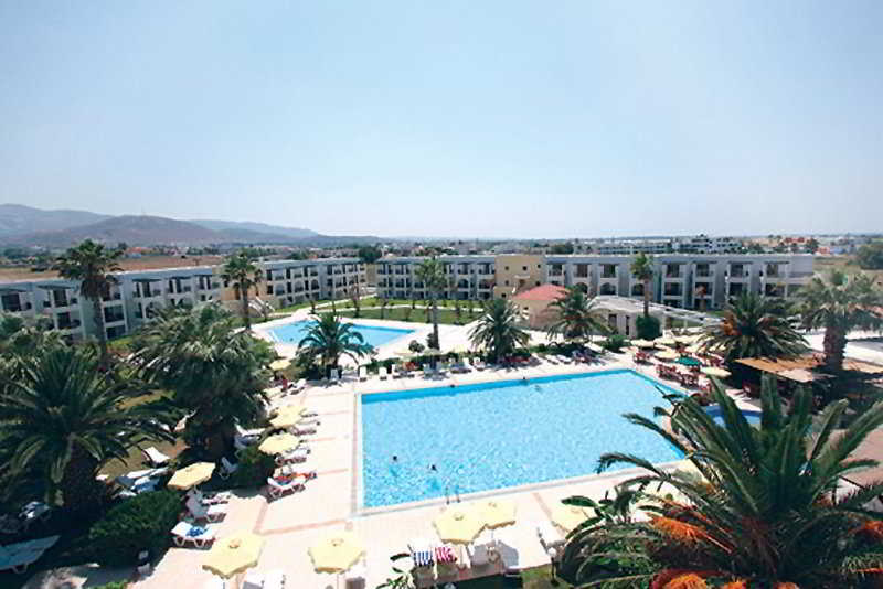 Tigaki Beach