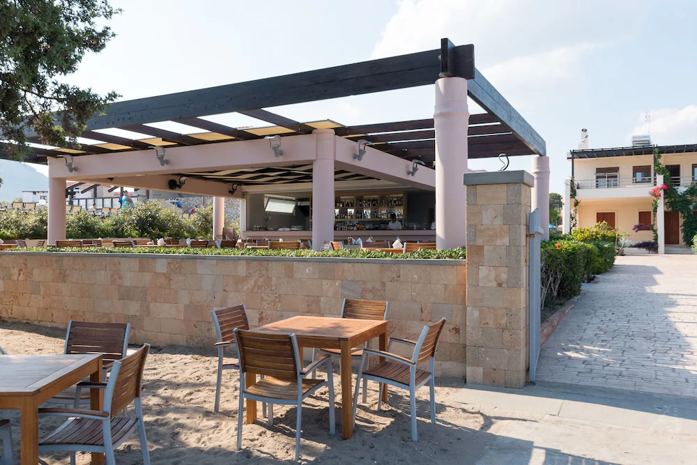 Amaryllis Beach Front Hotel
