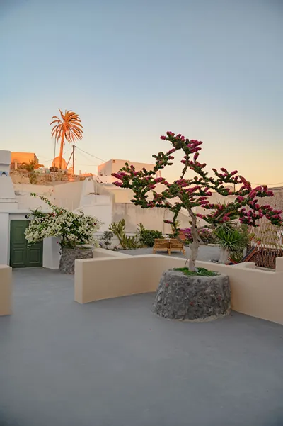 Elements Cave Suites