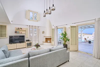 La Maison Luxurious Living