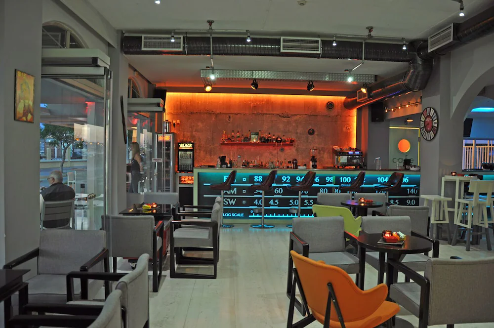 Zephyros Hotel