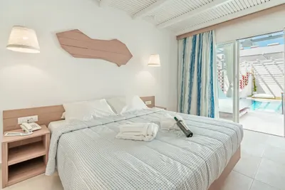 ALOE HOTEL - Adults Only 18+