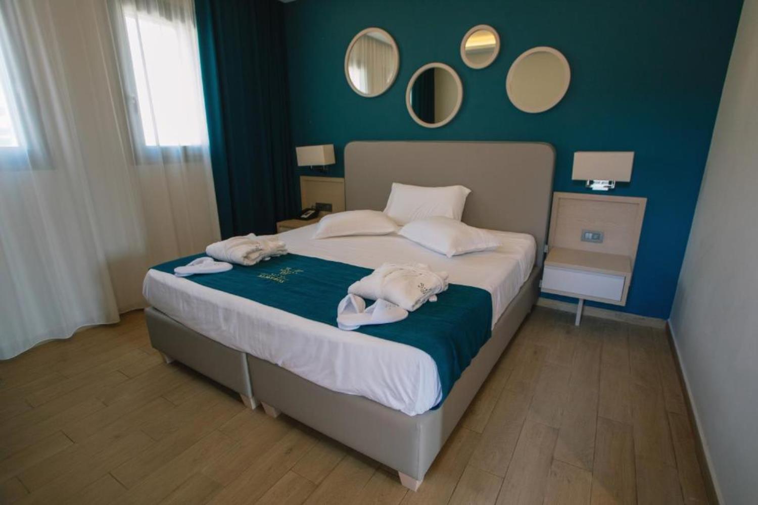 Almyros Beach Resort & Spa