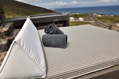 Horizon Mills Villas and Suites Santorini