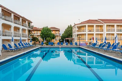 Village Inn Studios & Family Apartments