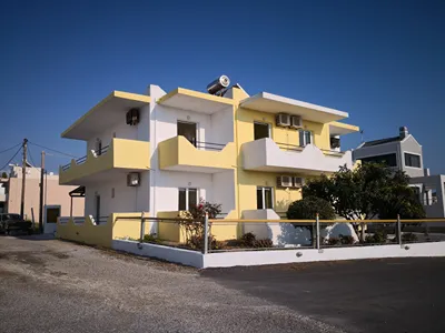 Yiannis Apartments