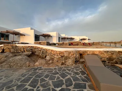 Thronos Suites