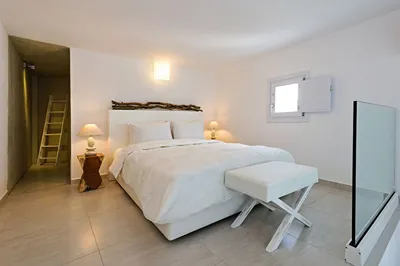 Cavo Bianco Santorini