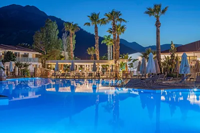 Golden Coast Hotel & Bungalows