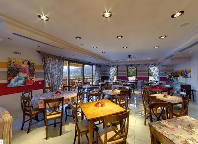 DRYADES HOTEL