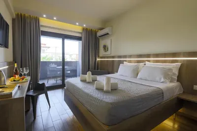 Yakinthos Hotel