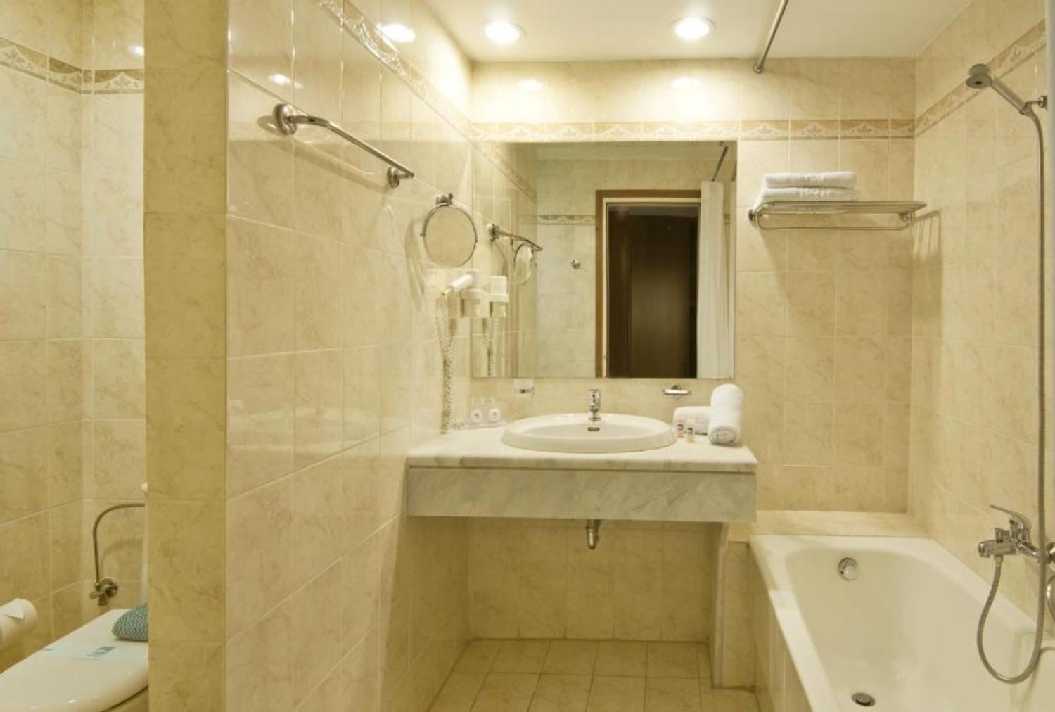 Kipriotis Maris Suites by Anayia All Inclusive Resorts