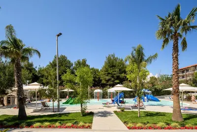 PORTES BEACH HOTEL