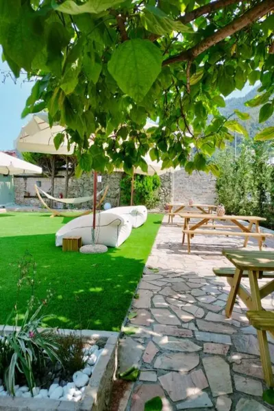 Anassa Studios