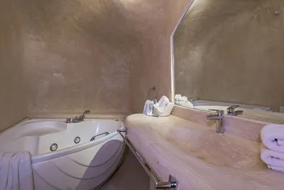Iliovasilema Suites Santorini