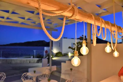 Adamas Hotel