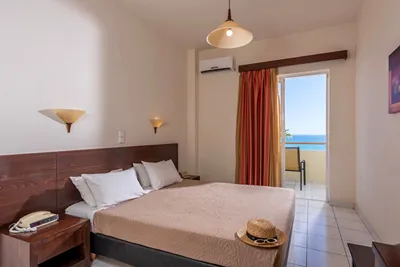 THEO HOTEL