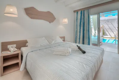ALOE HOTEL - Adults Only 18+