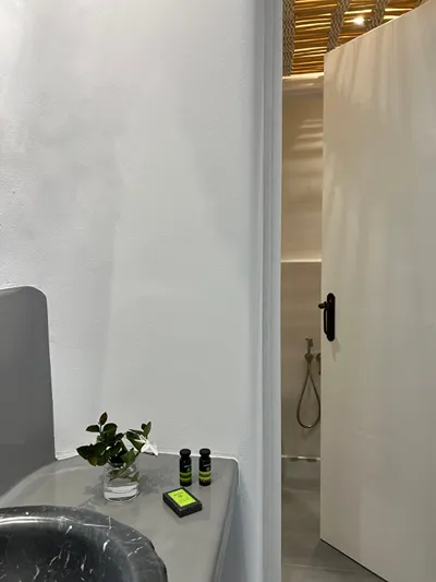 Numa Santorini