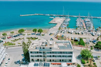 Zephyros Hotel