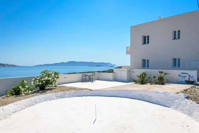 Polyegos View Milos