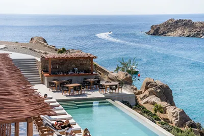 Super Paradise Hotel