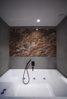 Art Suites Korai