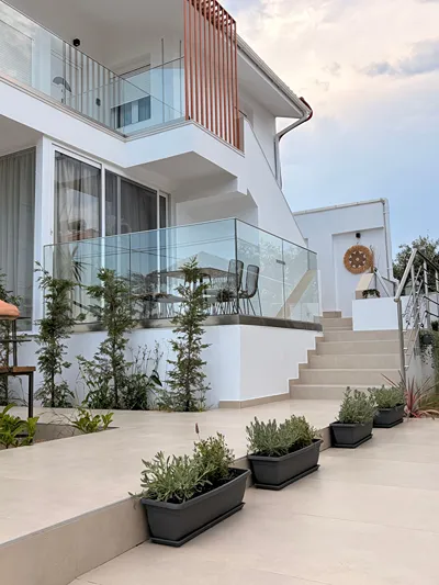 Kapahi Suites Apartments
