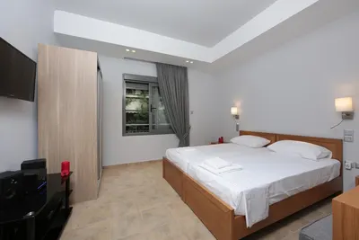Meni Apartments Hotel