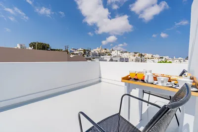 Central Fira Suites