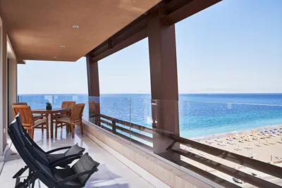 Bellevue On The Beach Suites