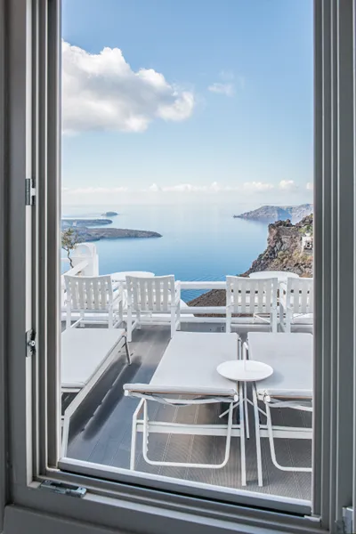 On The Rocks Hotel