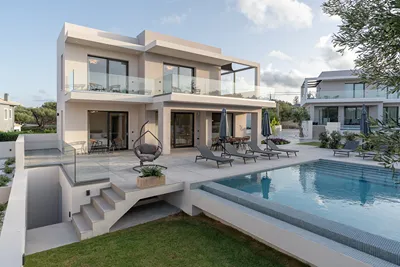 Kymothoe Elite Suites