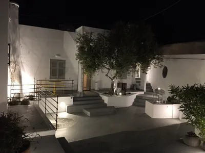Amelot Art Suites Santorini