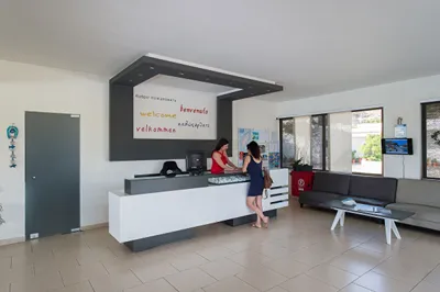 Zoes Hotel