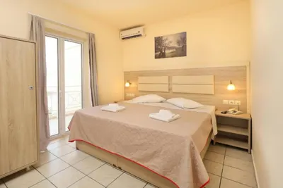 Theo Hotel Apartments