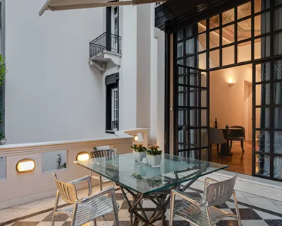 33 Solonos Suites