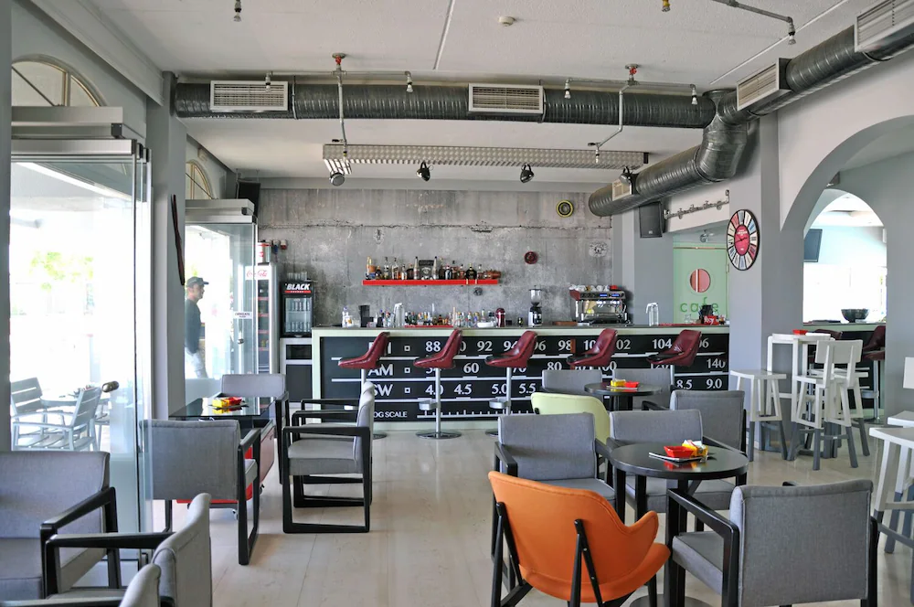 Zephyros Hotel