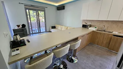 Rhodes City University Suite