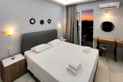 PARTHENON HOTEL