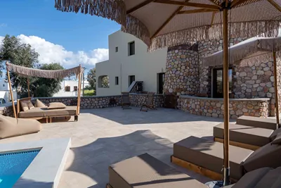 Pithos Apartments