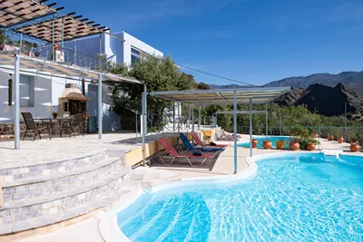 Sarakinas Residences