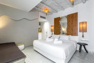 Blue Carpet Luxury Suites
