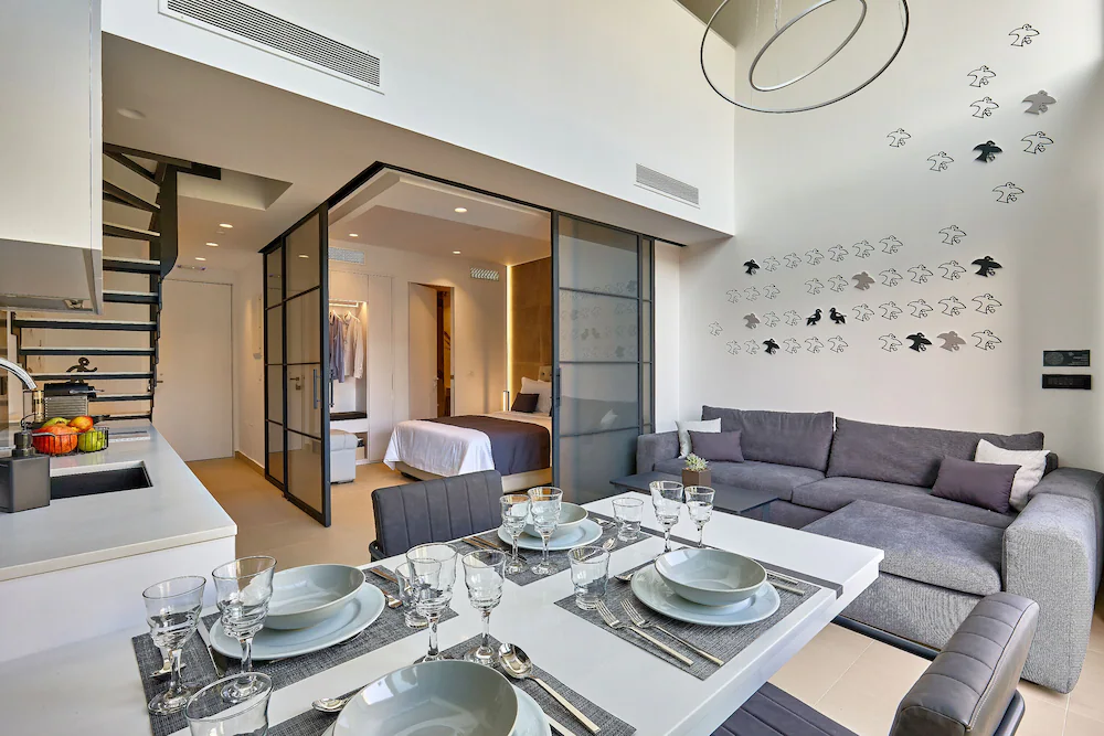 City Lion Apartments & Lofts
